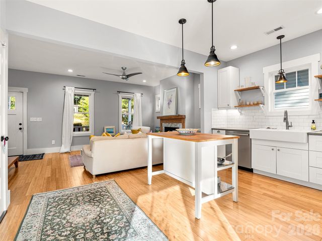 60 Mardell Circle, Asheville, NC 28806