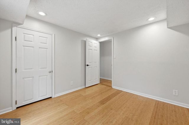 100 KENWOOD DR, Sicklerville, NJ 08081