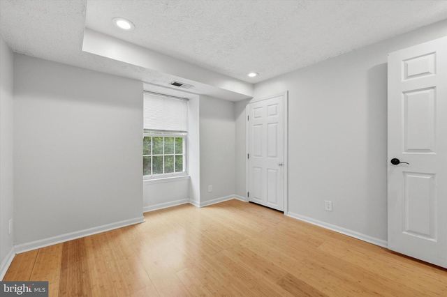 100 KENWOOD DR, Sicklerville, NJ 08081