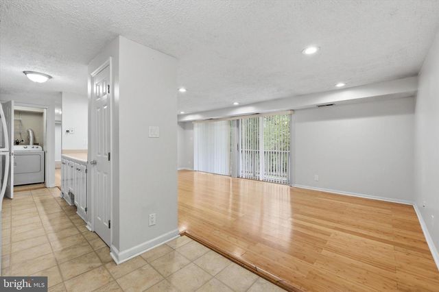100 KENWOOD DR, Sicklerville, NJ 08081