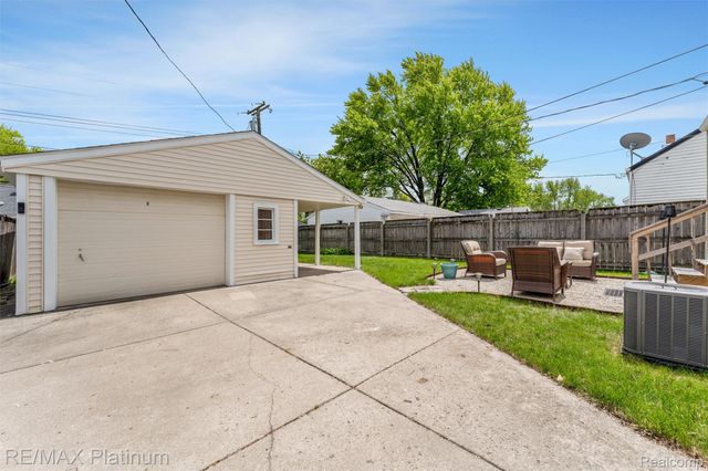 2194 Tyler Avenue, Berkley, MI 48072