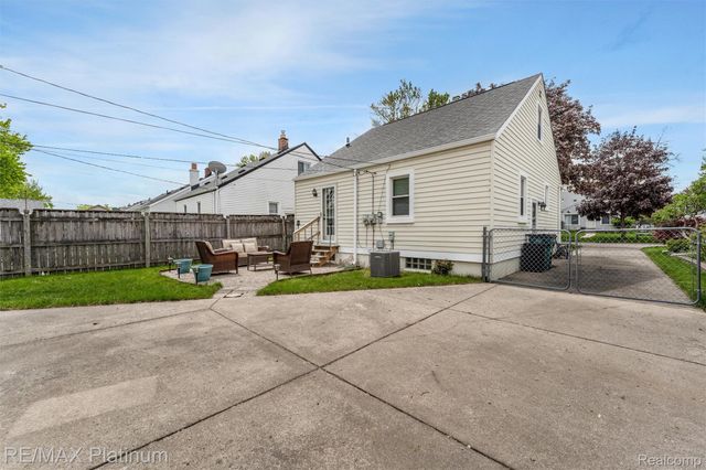 2194 Tyler Avenue, Berkley, MI 48072