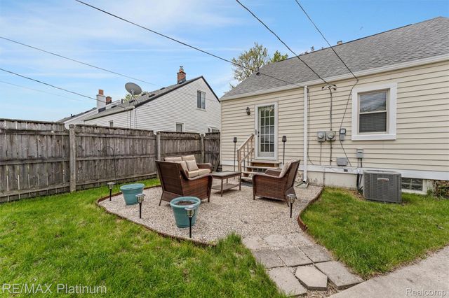 2194 Tyler Avenue, Berkley, MI 48072