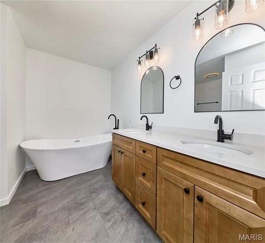 15 Pinehurst Ridge Court, O'fallon, MO 63366