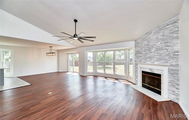 15 Pinehurst Ridge Court, O'fallon, MO 63366