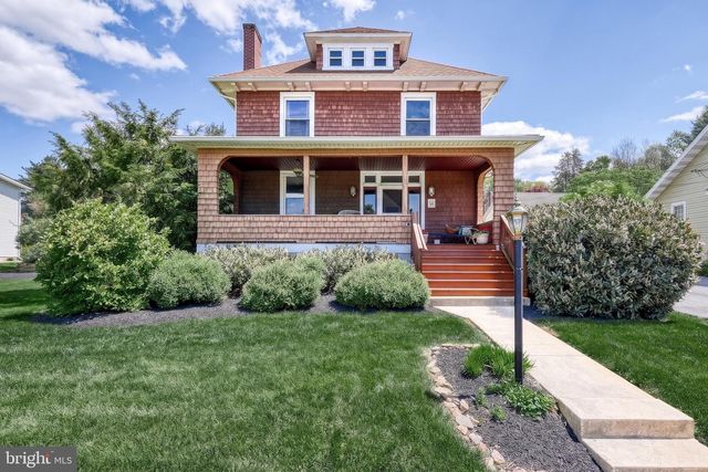 19 S CONSTITUTION AVE, New Freedom, PA 17349