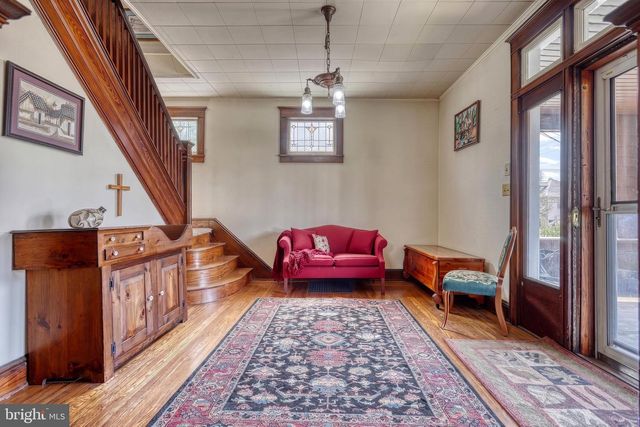 19 S CONSTITUTION AVE, New Freedom, PA 17349