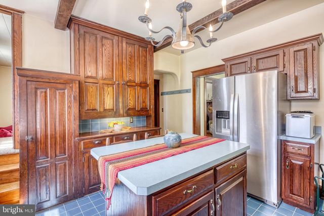 19 S CONSTITUTION AVE, New Freedom, PA 17349