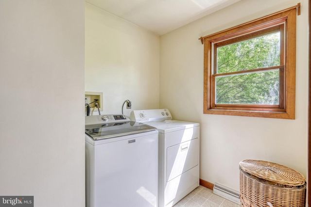 19 S CONSTITUTION AVE, New Freedom, PA 17349