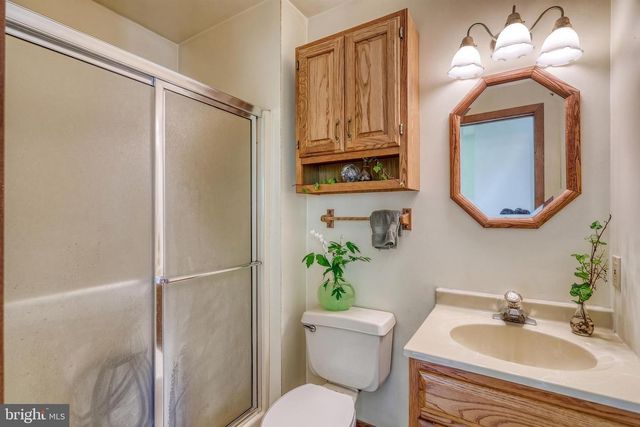 19 S CONSTITUTION AVE, New Freedom, PA 17349