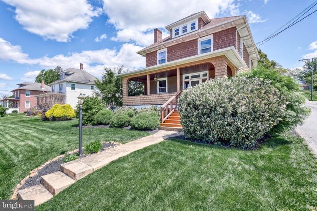 19 S CONSTITUTION AVE, New Freedom, PA 17349