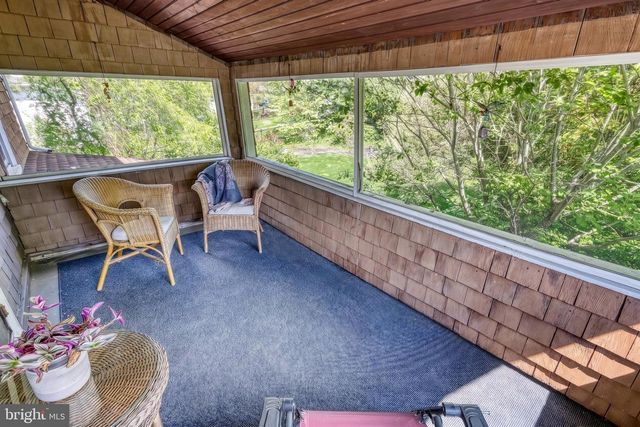 19 S CONSTITUTION AVE, New Freedom, PA 17349
