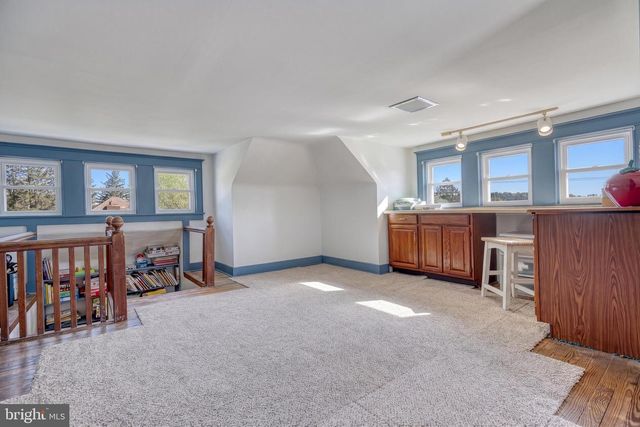 19 S CONSTITUTION AVE, New Freedom, PA 17349