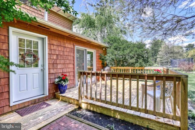 19 S CONSTITUTION AVE, New Freedom, PA 17349
