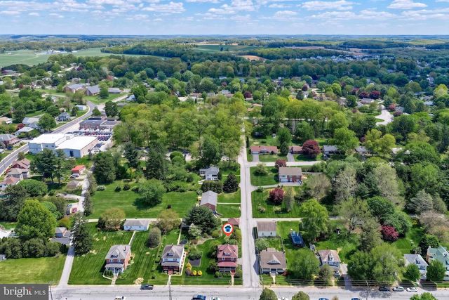 19 S CONSTITUTION AVE, New Freedom, PA 17349