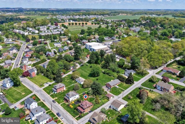 19 S CONSTITUTION AVE, New Freedom, PA 17349