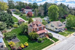 19 S CONSTITUTION AVE, New Freedom, PA 17349