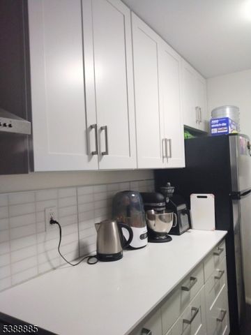 111 Mulberry St 6J, Newark City, NJ 07102