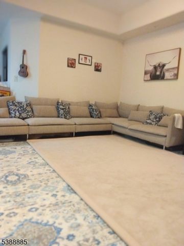 111 Mulberry St 6J, Newark City, NJ 07102