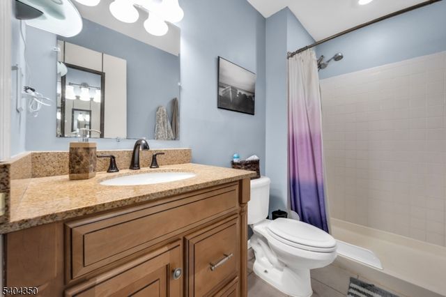 20 Park Ave, Lopatcong Twp., NJ 08865