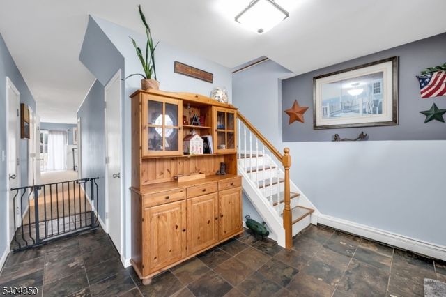 20 Park Ave, Lopatcong Twp., NJ 08865