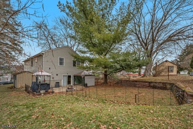 20 Park Ave, Lopatcong Twp., NJ 08865