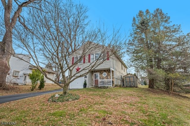 20 Park Ave, Lopatcong Twp., NJ 08865