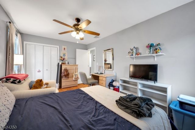 20 Park Ave, Lopatcong Twp., NJ 08865