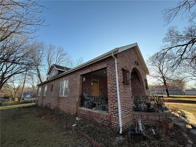 717 E Poplar Street, Independence, KS 67301