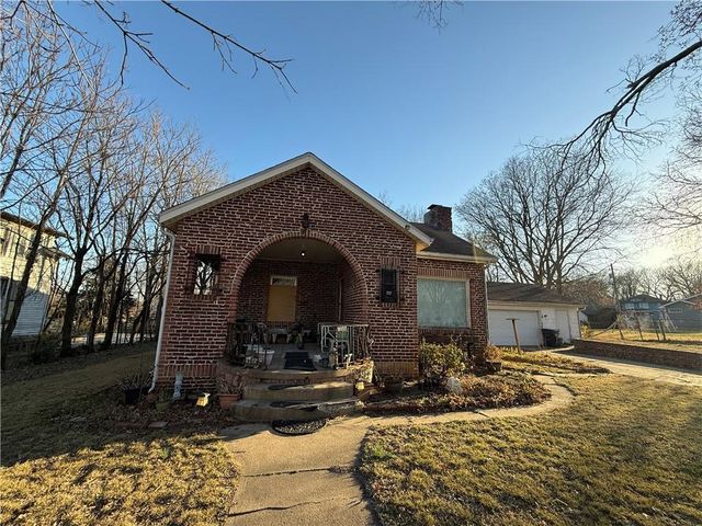 717 E Poplar Street, Independence, KS 67301