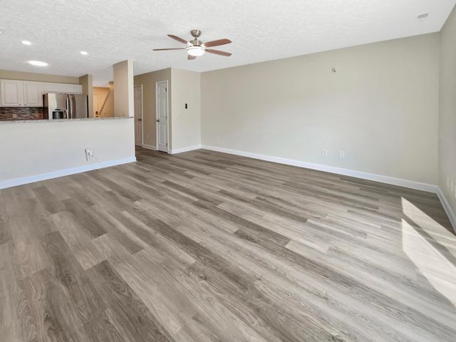 5200 Mantua Drive, 63C, Canal Winchester, OH 43110