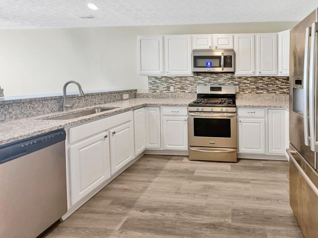 5200 Mantua Drive, 63C, Canal Winchester, OH 43110