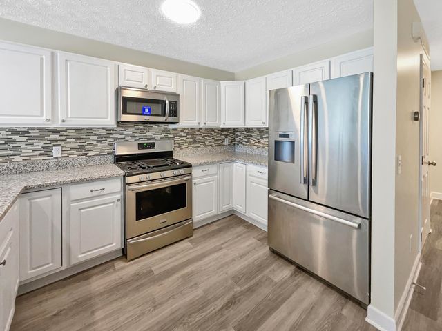 5200 Mantua Drive, 63C, Canal Winchester, OH 43110