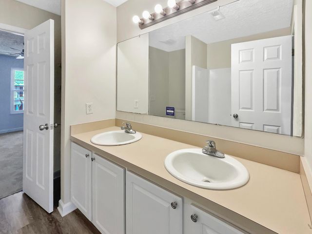 5200 Mantua Drive, 63C, Canal Winchester, OH 43110