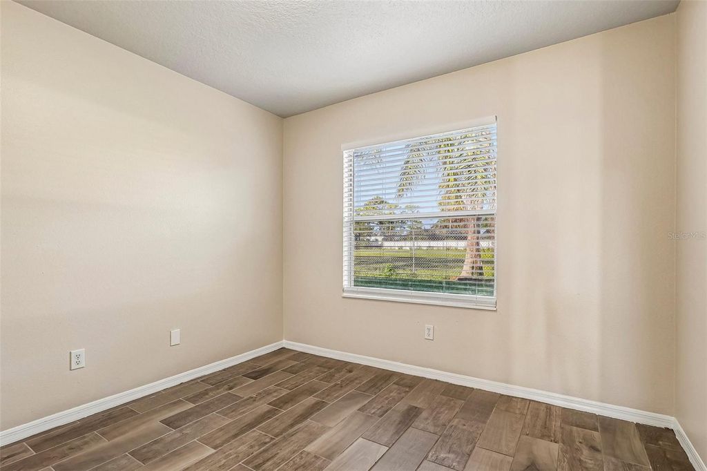 Image 17 of property listing at 9200 VALENCIA PALMS DRIVE, Orlando, FL 32825