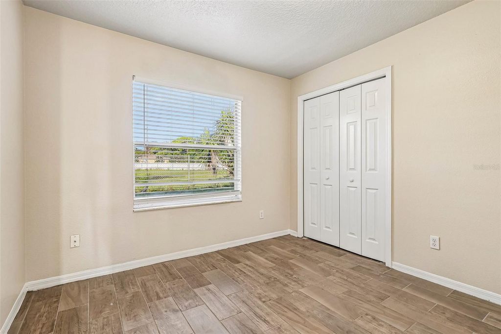 Image 18 of property listing at 9200 VALENCIA PALMS DRIVE, Orlando, FL 32825