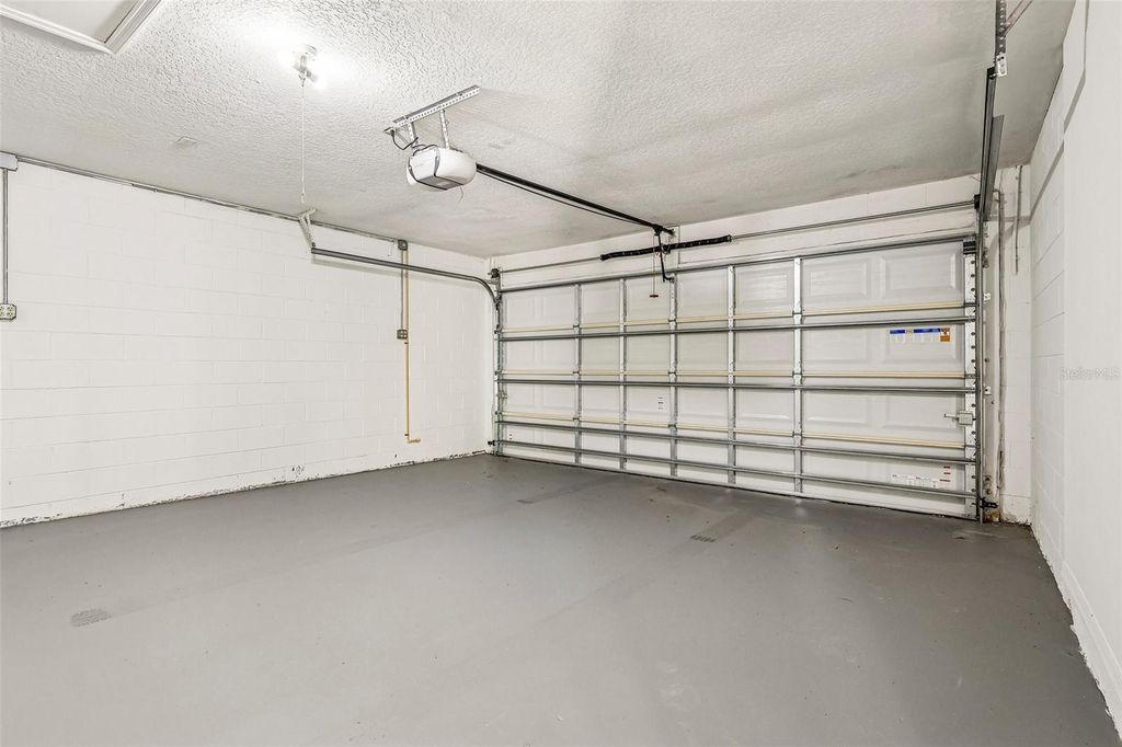 Image 22 of property listing at 9200 VALENCIA PALMS DRIVE, Orlando, FL 32825