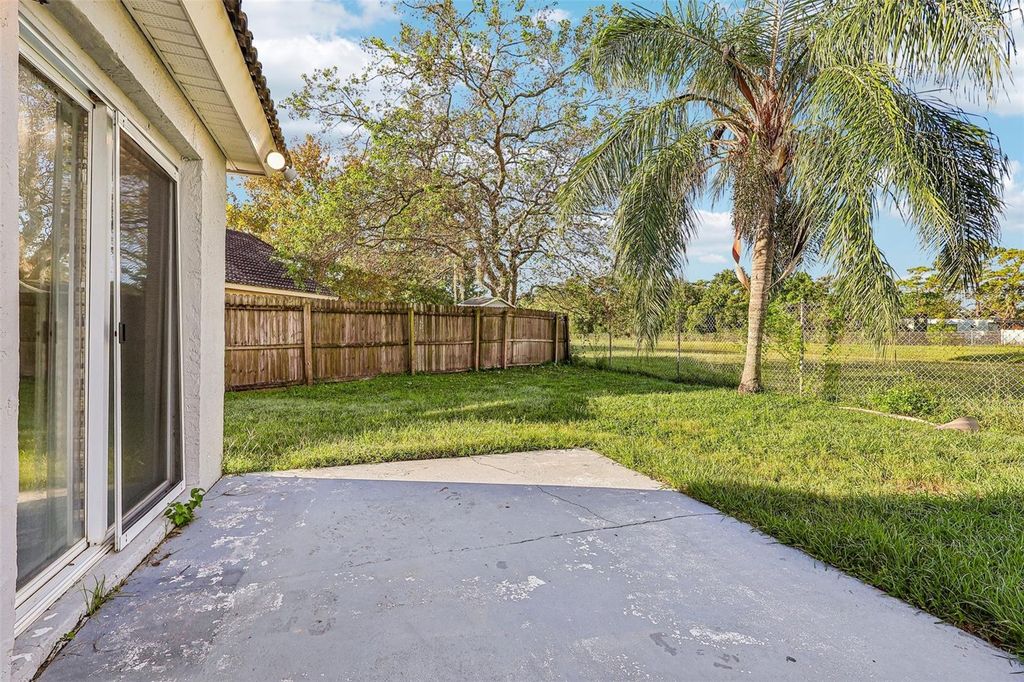 Image 24 of property listing at 9200 VALENCIA PALMS DRIVE, Orlando, FL 32825