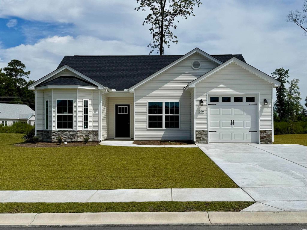 600 Shallow Cove Dr., Conway, SC 29526