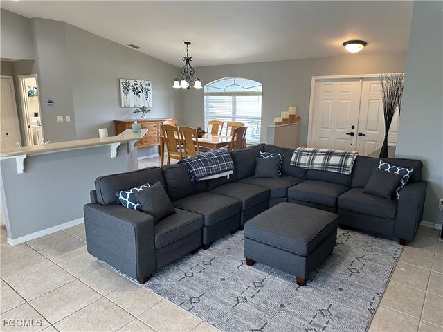 1804 NW 20th PL, Cape Coral, FL 33993