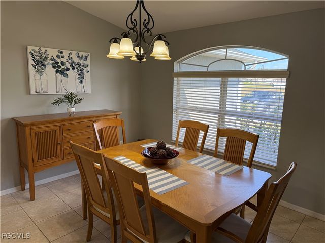 1804 NW 20th PL, Cape Coral, FL 33993