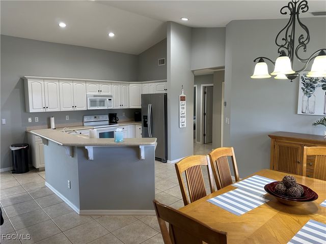 1804 NW 20th PL, Cape Coral, FL 33993