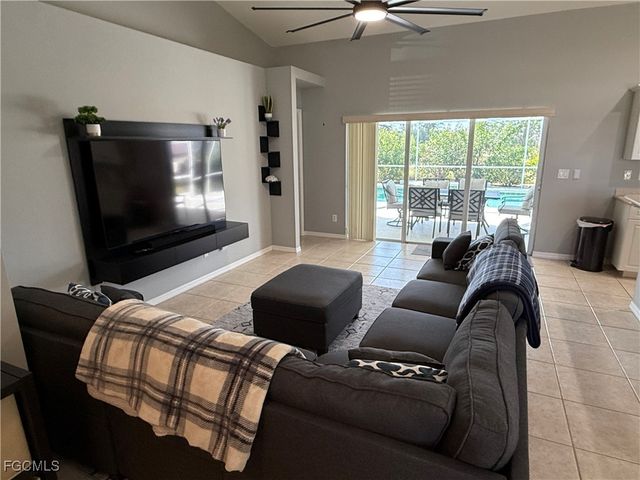 1804 NW 20th PL, Cape Coral, FL 33993