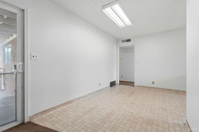 1123 E Washington Avenue, Reedley, CA 93654