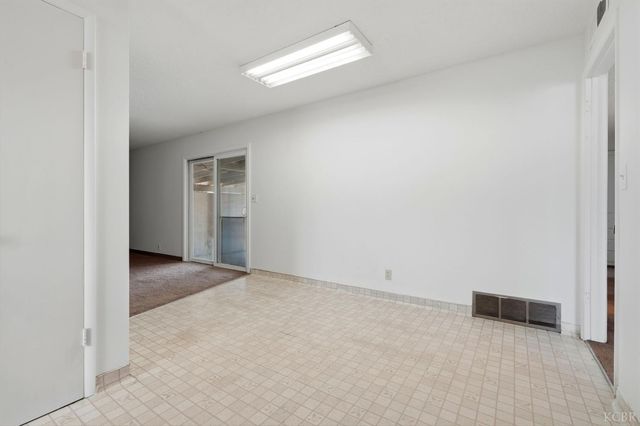 1123 E Washington Avenue, Reedley, CA 93654