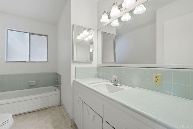 1123 E Washington Avenue, Reedley, CA 93654