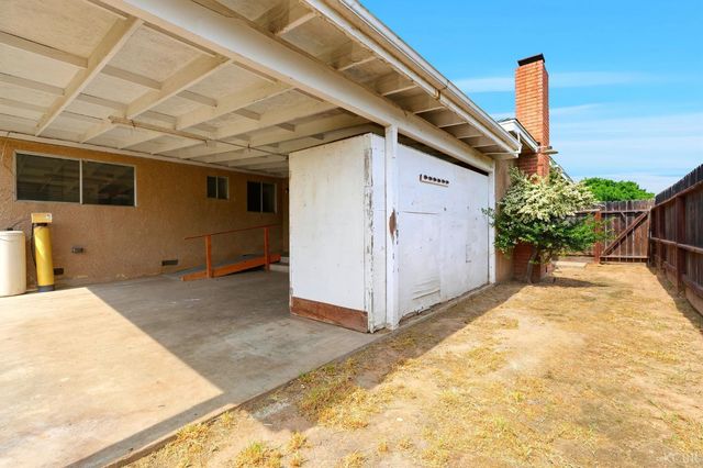 1123 E Washington Avenue, Reedley, CA 93654