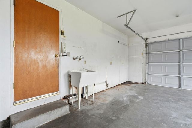 1123 E Washington Avenue, Reedley, CA 93654