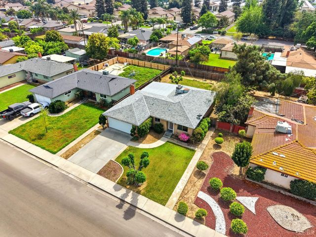 1123 E Washington Avenue, Reedley, CA 93654