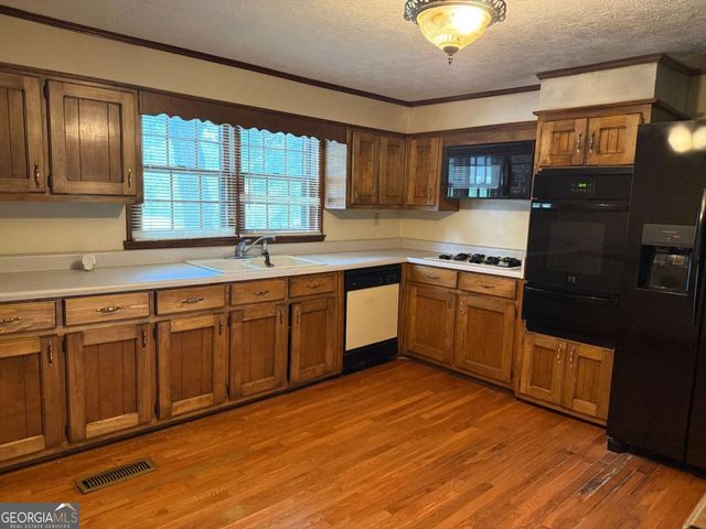 1601 Parker Drive NE, Conyers, GA 30012